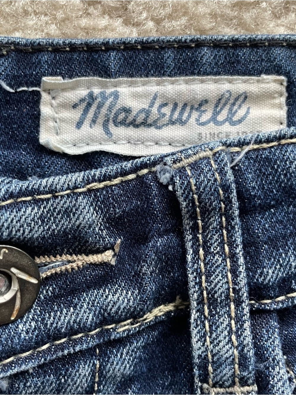 Madewell Fast Fish Distressed Women's Skinny Jeans in Dark Blue Denim Size 28
